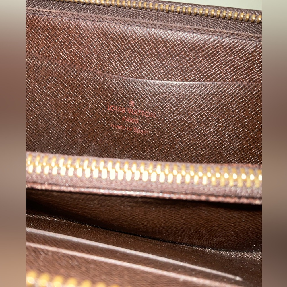 ✅ DAMIER AUTHENTIC ZIP LONG WALLET
LOUIS VUITTON - Picture 6 of 12